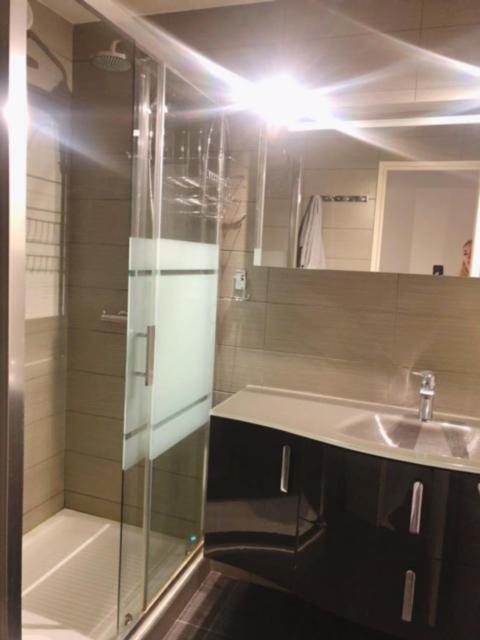 Luxurious Appartment Near The Airport Nice Exteriör bild
